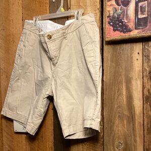 Old Navy Women’s Beige Flat Front Shorts